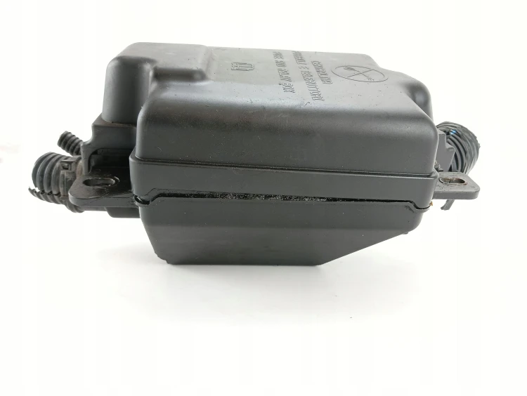 SKRZYNKA BEZPIECZNIKÓW FIAT GRANDE PUNTO (2005-2012)