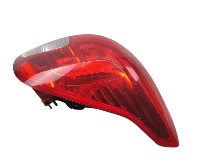 LAMPA PRAWY TYŁ OPEL MOKKA A (2012-2016) 1.4 T 140KM