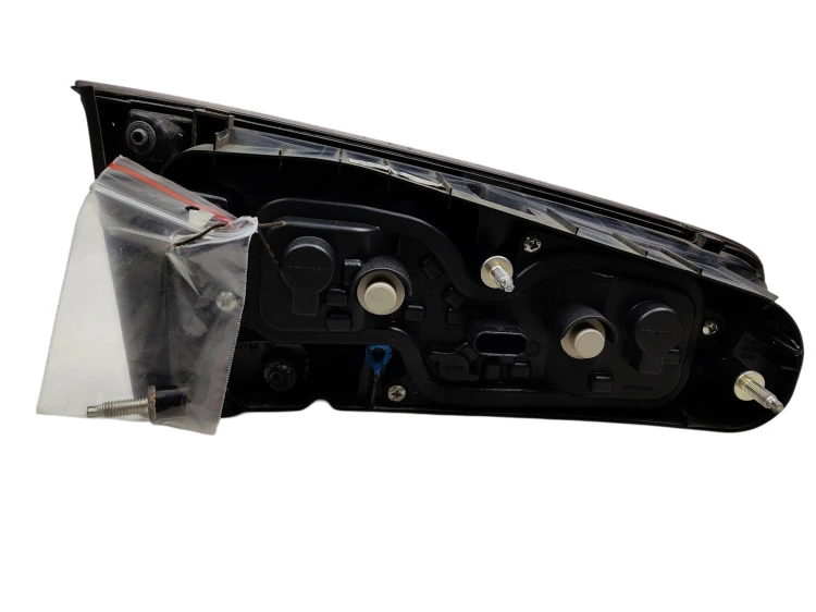 LAMPA PRAWY TYŁ W KLAPE FIAT TIPO (2015-2020) 1.4 16V 95KM 0521341550E