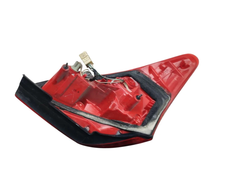 LAMPA PRAWY TYŁ TOYOTA RAV4 III (2005-2008) 2.2 D4D 136KM