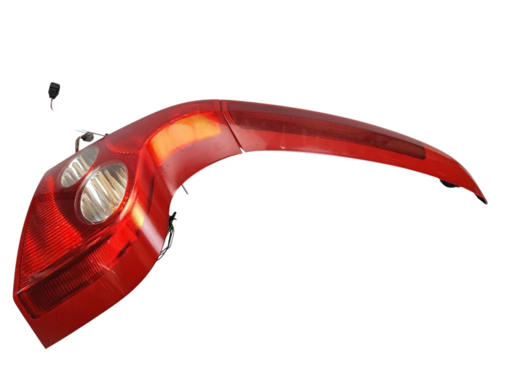 LAMPA PRAWY TYŁ VOLVO XC90 I (2002-2006) 2.4 D5 163KM 157634