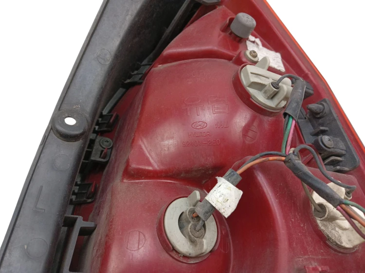 LAMPA LEWY TYŁ HYUNDAI TUCSON (2004-2010) 2.0 CRDi 113KM