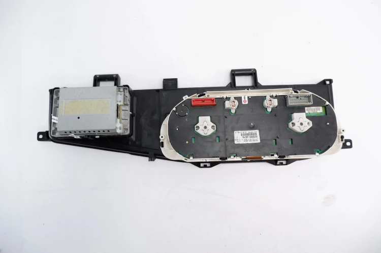 LICZNIK RENAULT VEL SATIS (2002-2009) 2.2 DCI 8200013676 C