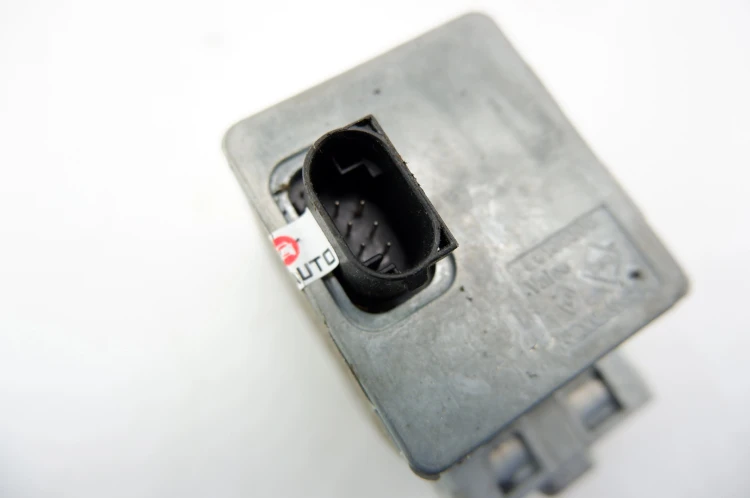 RYGIEL BLOKADA KOLUMNY RENAULT ESPACE IV LIFT (2006-2014) 8200468517
