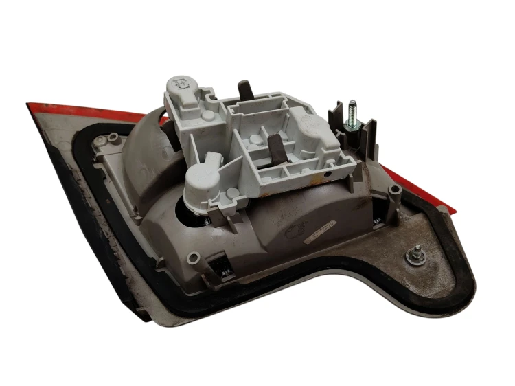 LAMPA PRAWY TYŁ W KLAPE FORD MONDEO MK4 (2007-2010) 2.0 TDCI 140KM