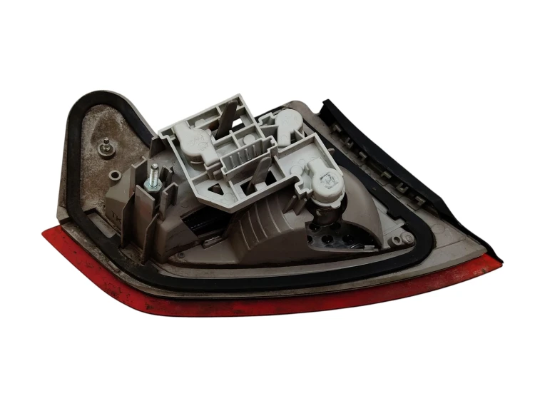 LAMPA PRAWY TYŁ W KLAPE FORD MONDEO MK4 (2007-2010) 2.0 TDCI 140KM