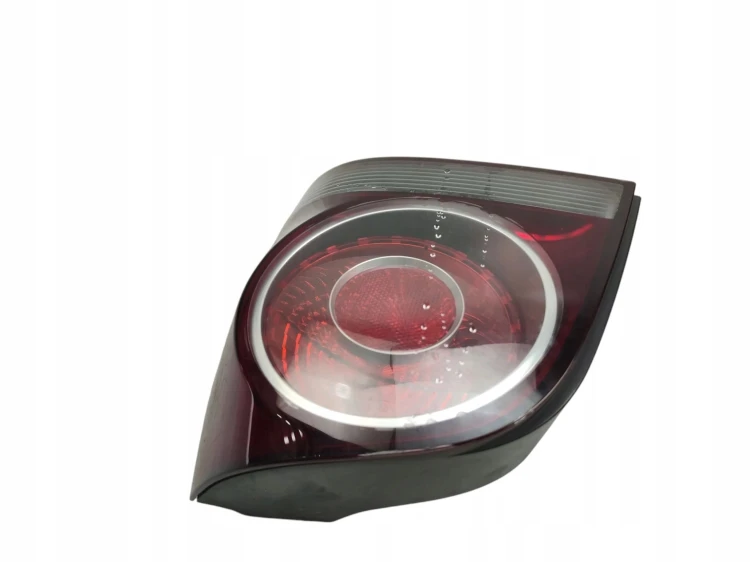 LAMPA PRAWY TYŁ VOLKSWAGEN POLO IV 9N3 LIFT (2005-2009) 1.4 TDI 80KM 965348