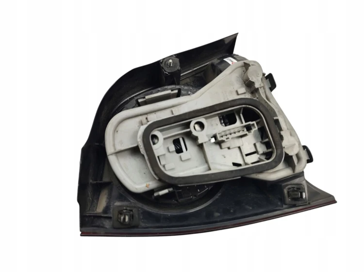 LAMPA PRAWY TYŁ VOLKSWAGEN POLO IV 9N3 LIFT (2005-2009) 1.4 TDI 80KM 965348
