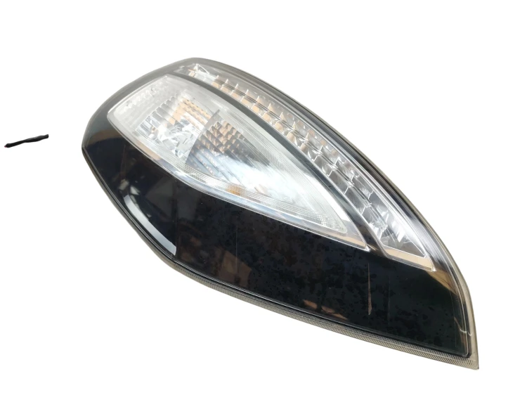 LAMPA PRAWY TYŁ MAZDA 5 I LIFT (2007-2010) 2.0 16V 144KM
