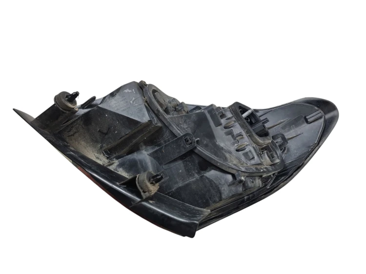 LAMPA PRAWY TYŁ CITROEN C4 II B7 LIFT (2015-2018) 1.2 THP 130KM 9808624380