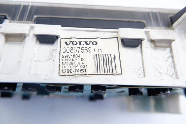 LICZNIK VOLVO V40 I (1995-2004) 1.9D 30857569