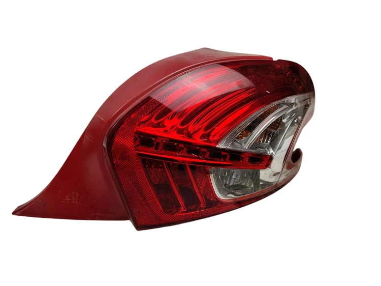 LAMPA PRAWY TYŁ PEUGEOT 208 I (2012-2015) 1.2 VTI 82KM 9672628380
