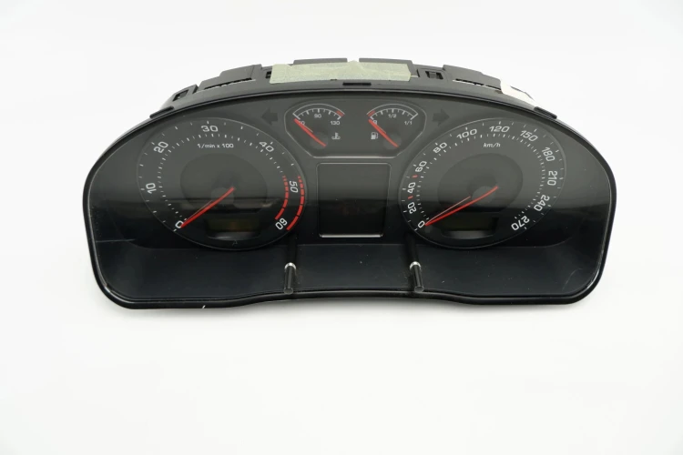 ZESTAW STARTOWY SKODA SUPERB I (2001-2006) 038906019KE