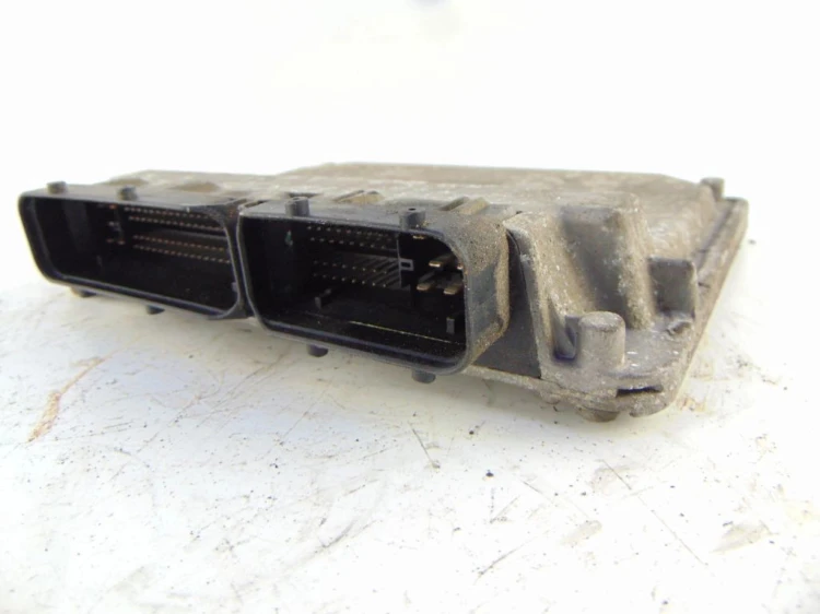 KOMPUTER STEROWNIK SILNIKA SKODA FABIA I 6Y 1.4 mpi 047906033D
