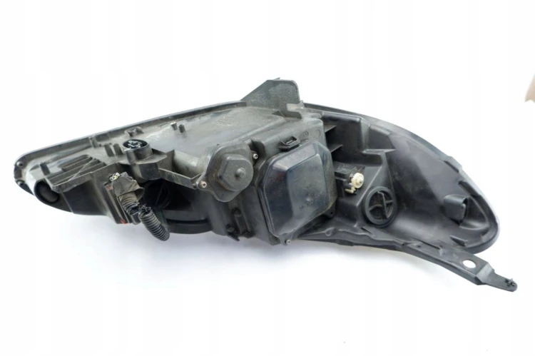 LAMPA LEWY PRZÓD PEUGEOT 407 (2004-2008)
