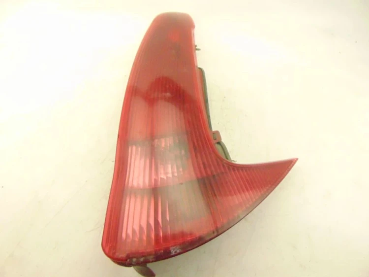 LAMPA PRAWY TYŁ PEUGEOT 206 (1998-2002) 1.1 BENZ