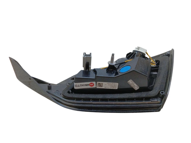 LAMPA LEWY TYŁ W KLAPE FORD FIESTA MK8 LIFT (2021-2023) 1.0 EcoBoost 125KM