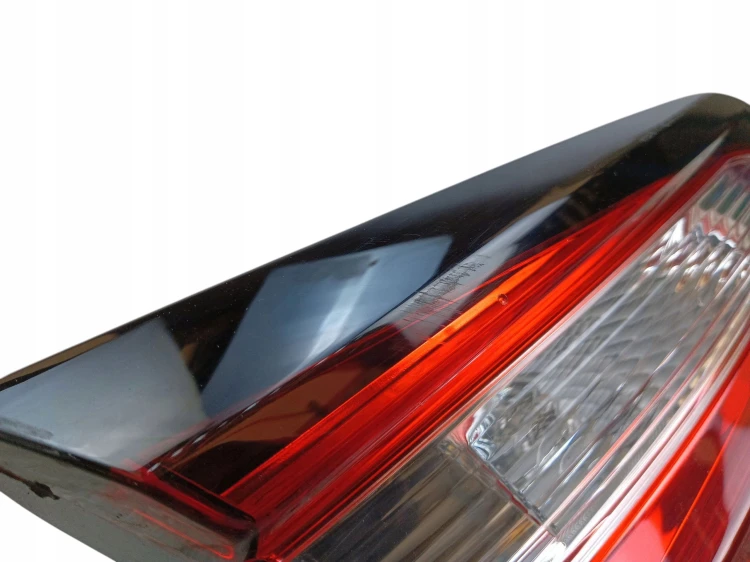 LAMPA LEWY TYŁ W KLAPE FORD FIESTA MK8 LIFT (2021-2023) 1.0 EcoBoost 125KM