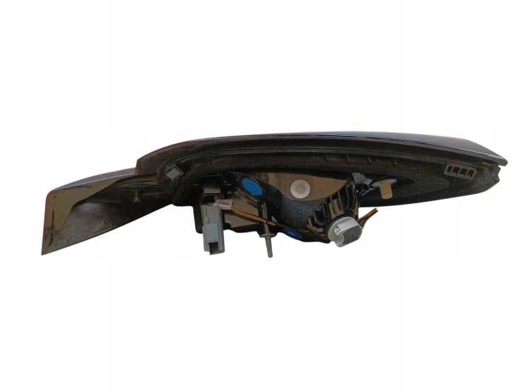 LAMPA LEWY TYŁ W KLAPE FORD FIESTA MK8 LIFT (2021-2023) 1.0 EcoBoost 125KM