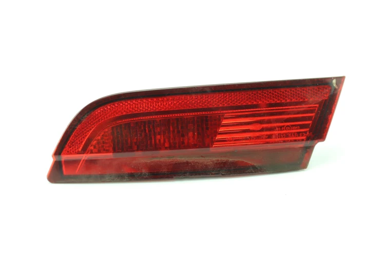 LAMPA PRAWY TYŁ W KLAPE JAGUAR XF I X250 (2007-2011) 3.0 D V6 211KM 8X2315K