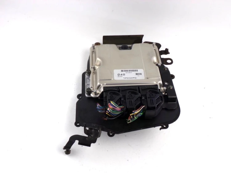 KOMPUTER STEROWNIK SILNIKA VOLVO S40 1.9D 30630048