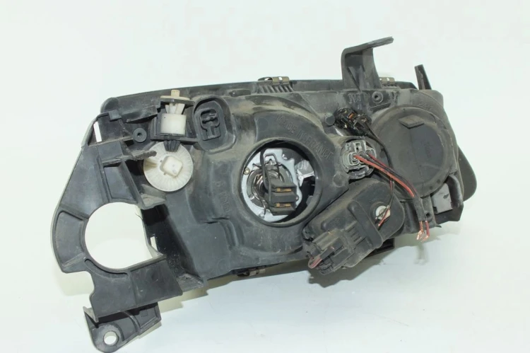 LAMPA LEWY PRZÓD NISSAN ALMERA N16(2000-2006) 1.8 16V