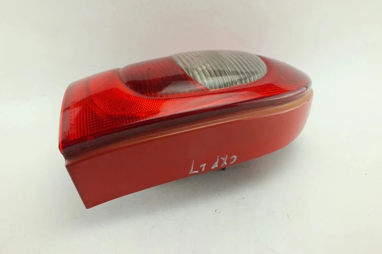 LAMPA LEWY TYŁ CITROEN XSARA PICASSO (1999-2004) 1.6 HDI