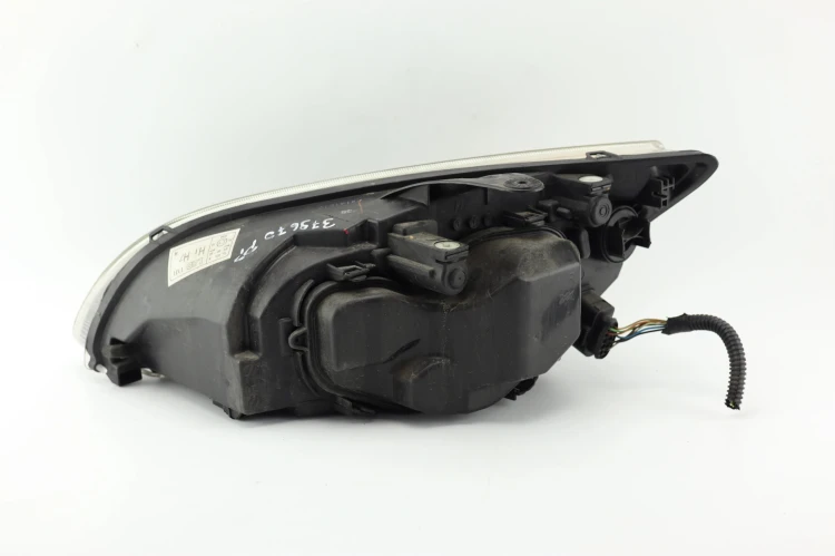 LAMPA PRAWY PRZÓD FORD FOCUS MK2 (2004-2007) 1.8 16V 125KM