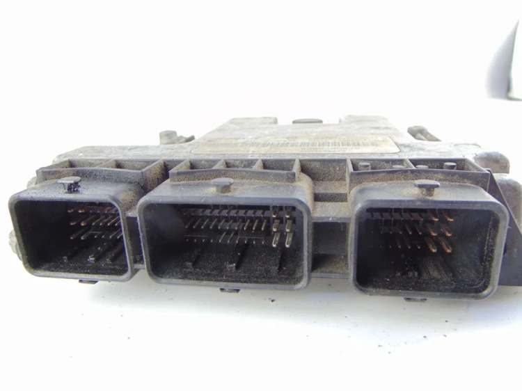 KOMPUTER STEROWNIK SILNIKA RENAULT SCENIC II (2003-2005) 8200305678