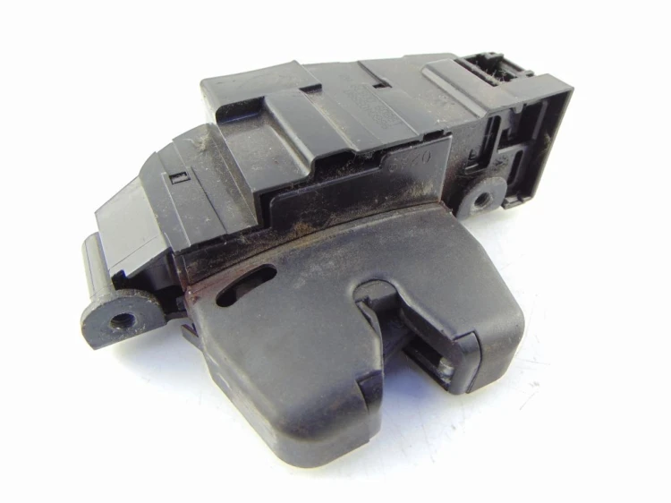 ZAMEK KLAPY BAGAŻNIKA PEUGEOT 308 T7 (2007-2013) 9660403880