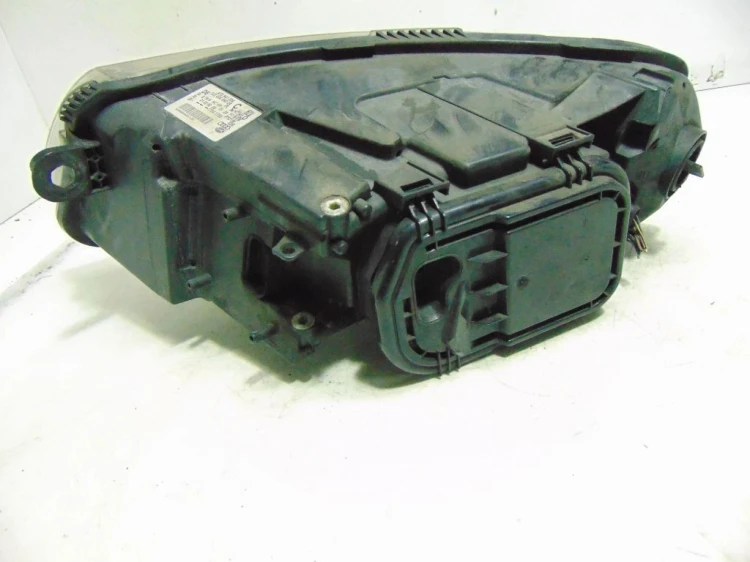 LAMPA PRAWY PRZÓD AUDI A6 C6 2.0 TDI