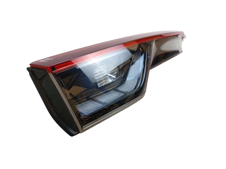 LAMPA LEWY TYŁ W KLAPE HONDA HR-V III (2021-2024) 1.5 i-MMD 131KM 226-622BH