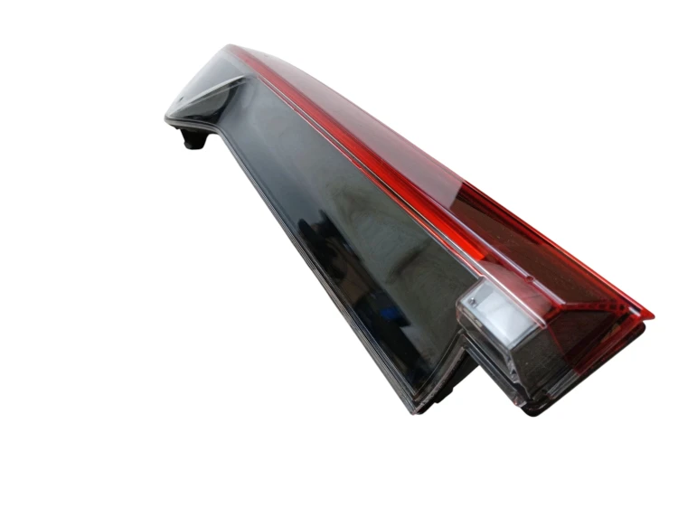 LAMPA LEWY TYŁ W KLAPE HONDA HR-V III (2021-2024) 1.5 i-MMD 131KM 226-622BH