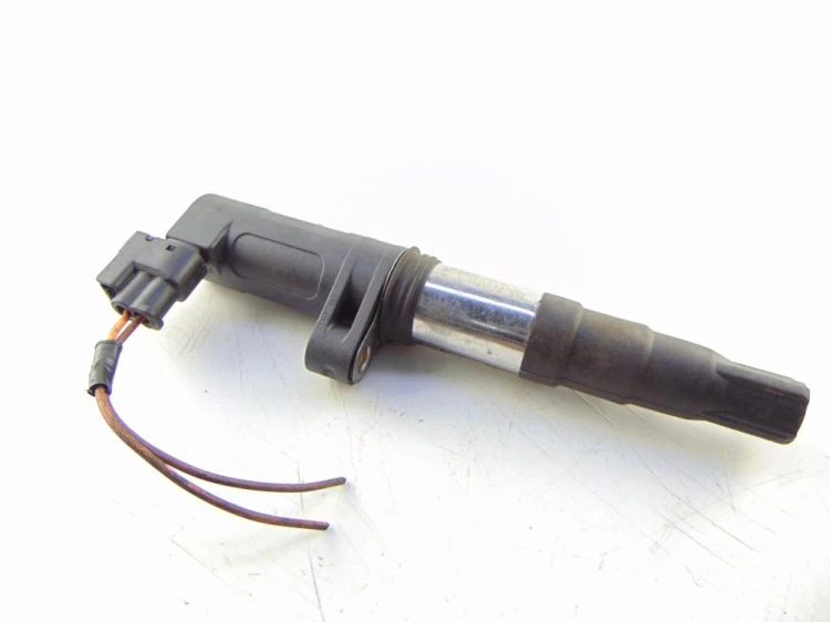 CEWKA ZAPŁONOWA RENAULT MEGANE III (2008-2013) 1.6 16V 8200765882