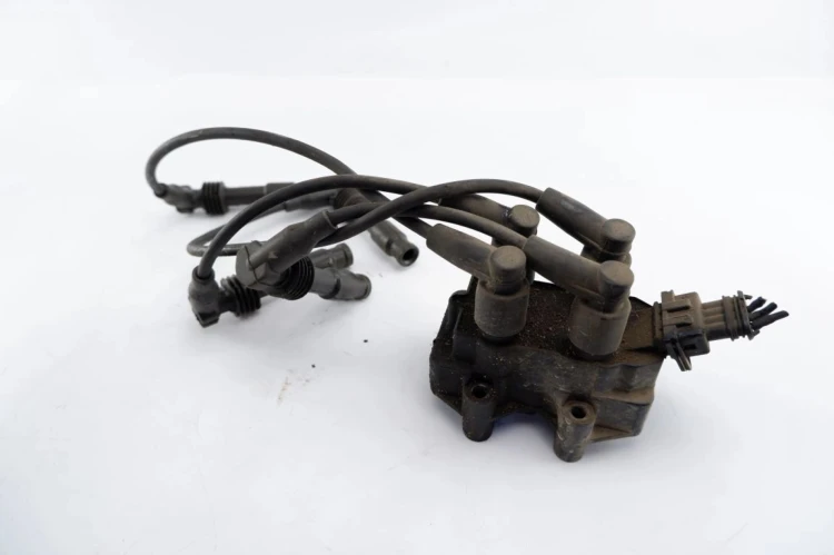 CEWKA ZAPŁONOWA OPEL VECTRA B 2.0 16V 2526055A