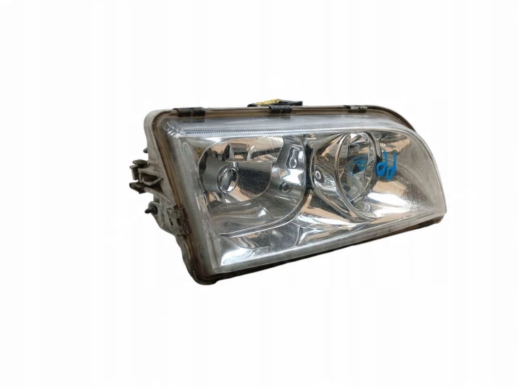 LAMPA PRAWY PRZÓD VOLVO V40 I LIFT (1999-2004) 1.8 16V 122KM 1AG008341-02