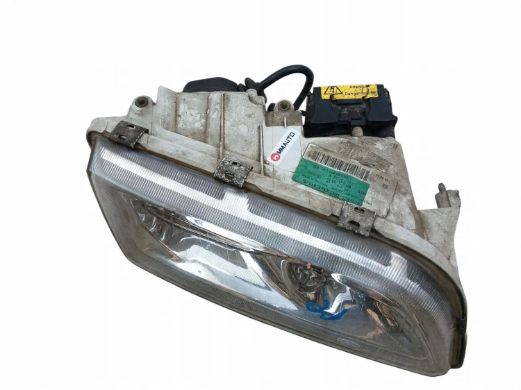 LAMPA PRAWY PRZÓD VOLVO V40 I LIFT (1999-2004) 1.8 16V 122KM 1AG008341-02