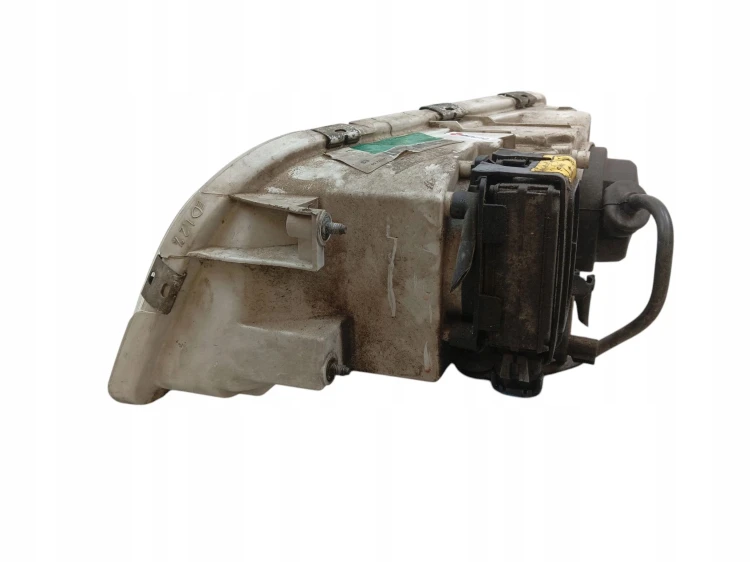 LAMPA PRAWY PRZÓD VOLVO V40 I LIFT (1999-2004) 1.8 16V 122KM 1AG008341-02