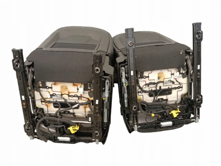FOTELE KOMPLET RENAULT ARKANA (2021-2023) 1.6 E-TECH 143KM