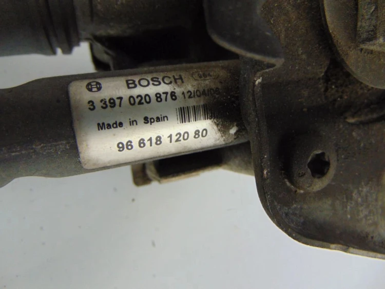 SILNICZEK WYCIERACZKI PRAWY PRZÓD PEUGEOT 407 (2004-2008) 2.0 HDI 966181208