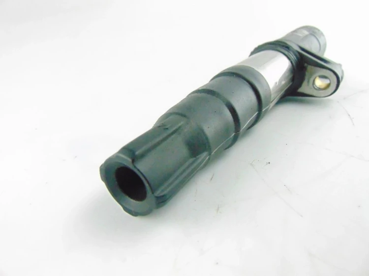 CEWKA ZAPŁONOWA RENAULT MEGANE III (2008-2013) 8200765882