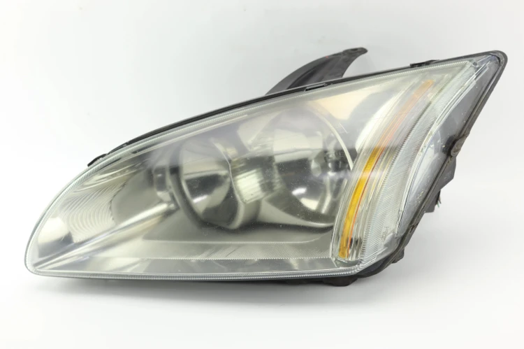 LAMPA LEWY PRZÓD FORD FOCUS MK2 (2004-2007) 1.6 TDCI 109KM