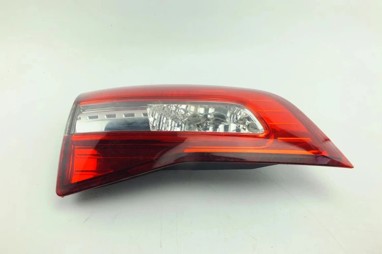 LAMPA LEWY TYŁ W KLAPE RENAULT KOLEOS I (2008-2011) 2.0 DCI 173KM
