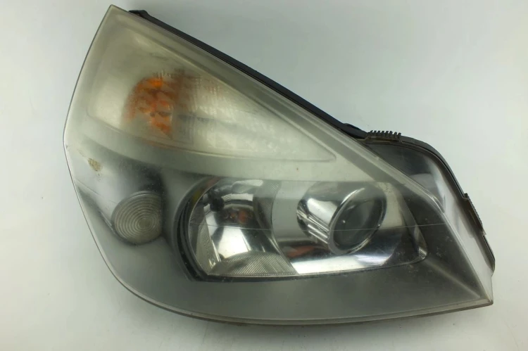 LAMPA PRAWY PRZÓD RENAULT ESPACE IV (2003-2006) 2.2 DCI