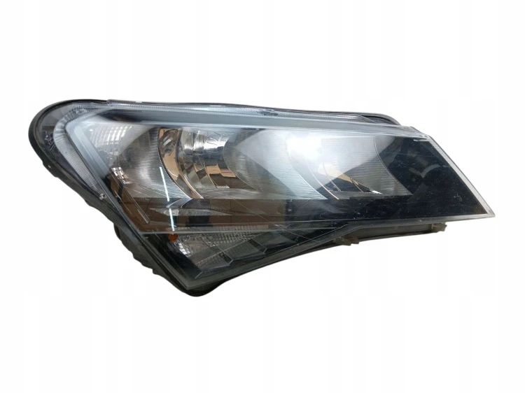 LAMPA PRAWY PRZÓD SKODA SUPERB III (2015-2019) 1.6 TDI 120KM 3V2941016