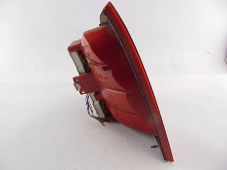LAMPA PRAWY TYŁ SKODA OCTAVIA I 1.6 16V 1U6945096