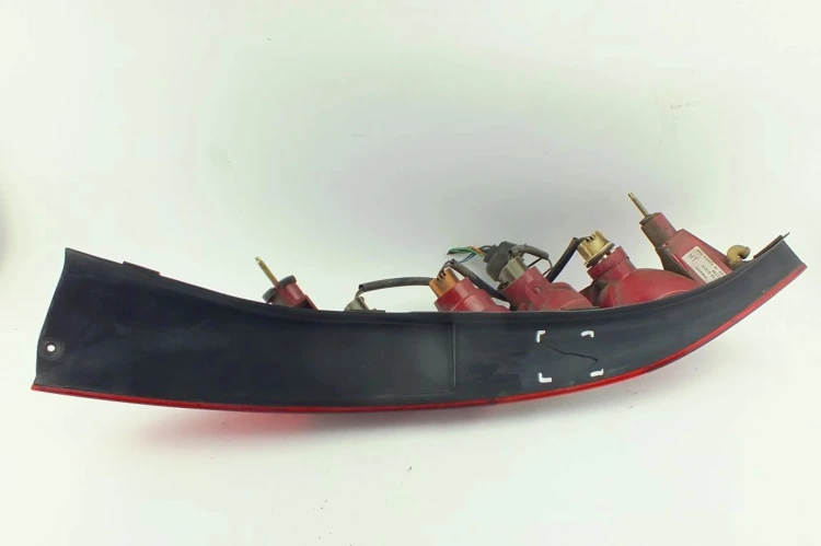LAMPA LEWY TYŁ FORD MONDEO MK3 (2001-2007) 1.8 16V