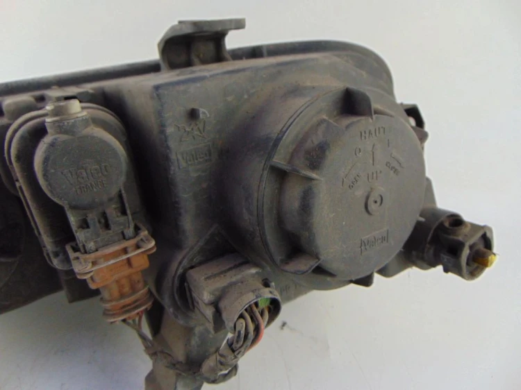 LAMPA PRAWY PRZÓD ROVER 25 1.4 BENZ