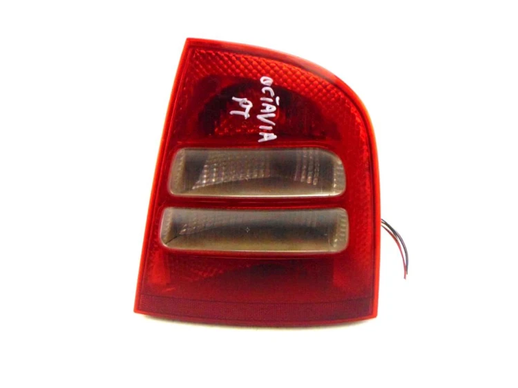 LAMPA PRAWY TYŁ SKODA OCTAVIA I 1.6 16V 1U6945096