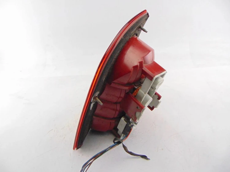 LAMPA PRAWY TYŁ SKODA OCTAVIA I 1.6 16V 1U6945096